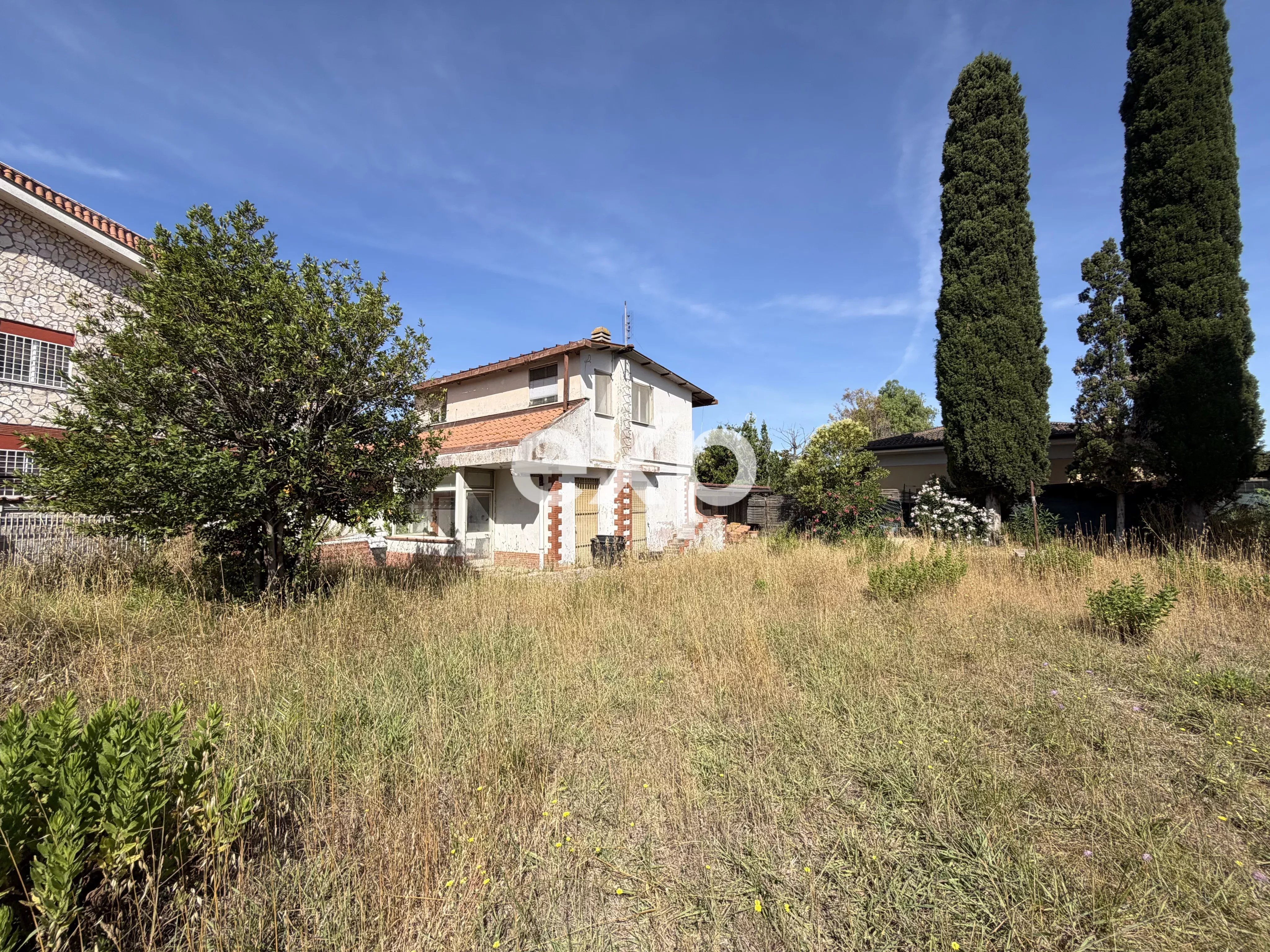 Infernetto, rudere unifamiliare su terreno di 1200mq