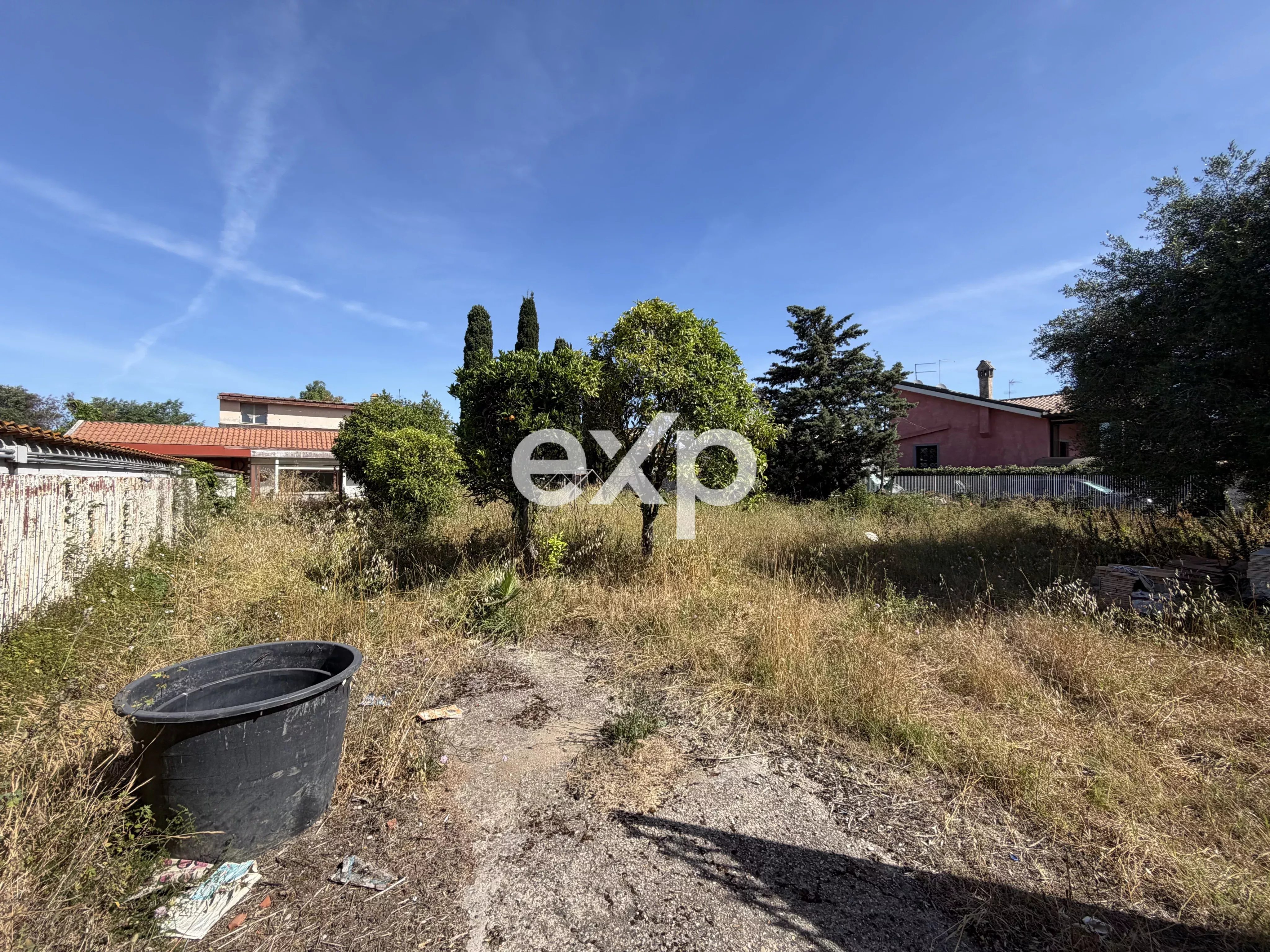 Infernetto, rudere unifamiliare su terreno di 1200mq