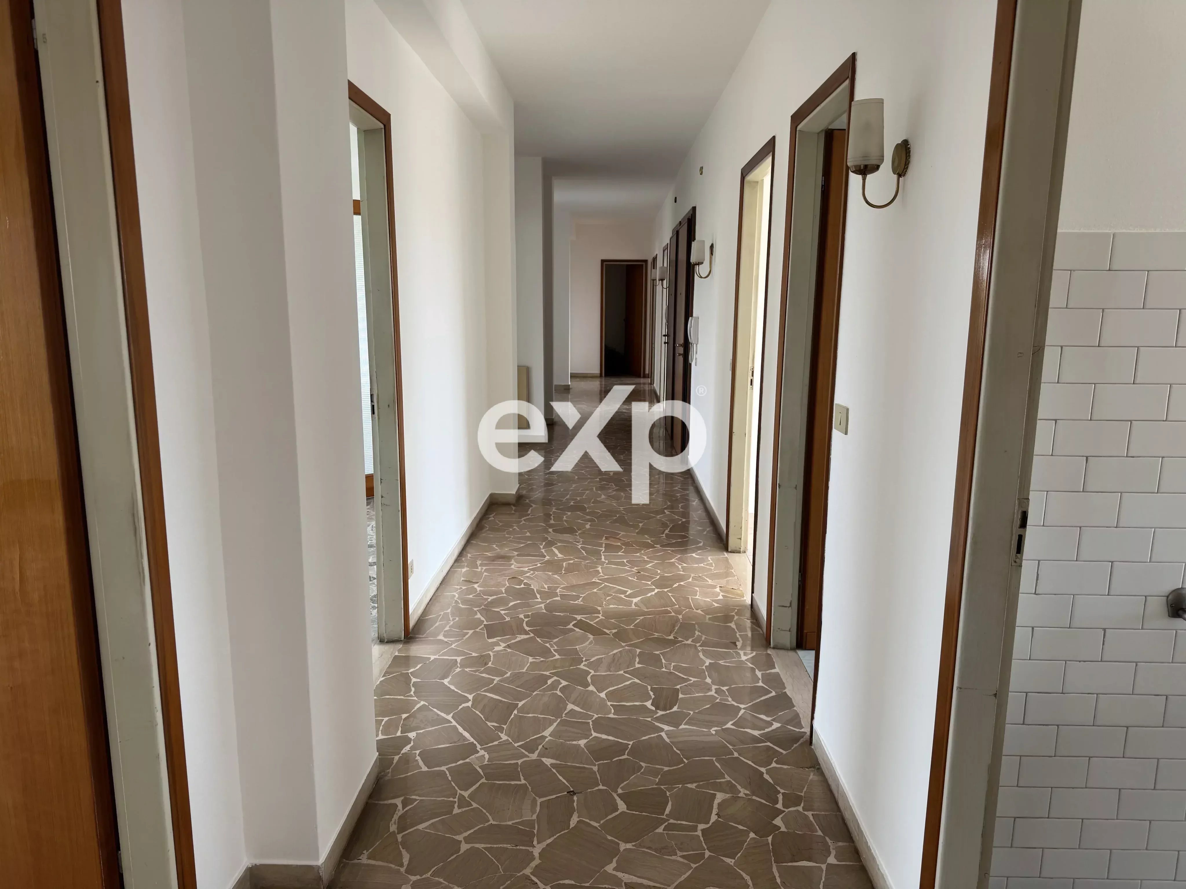 Ampio Appartamento di 220 m² con 5 Camere a Mestre, Venezia