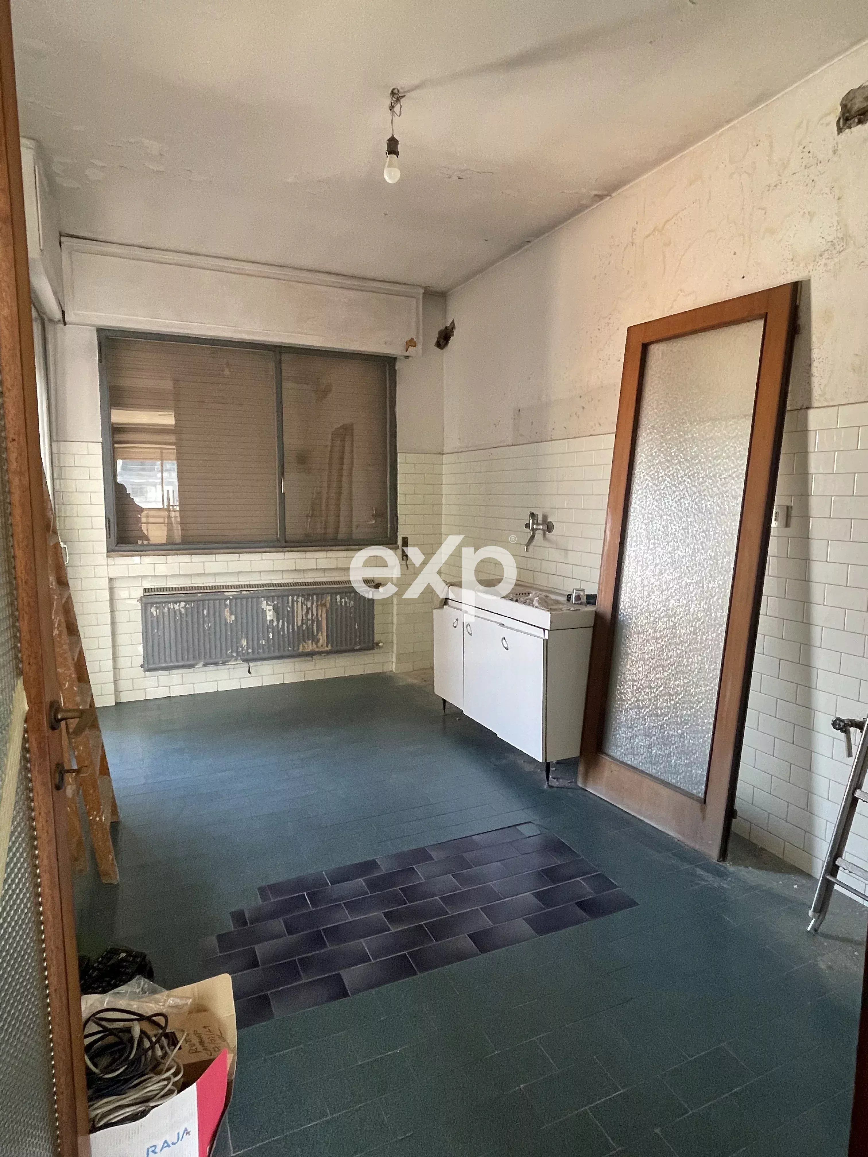 Appartamento da ristrutturare in vendita a Mestre centro, quarto piano con ascensore