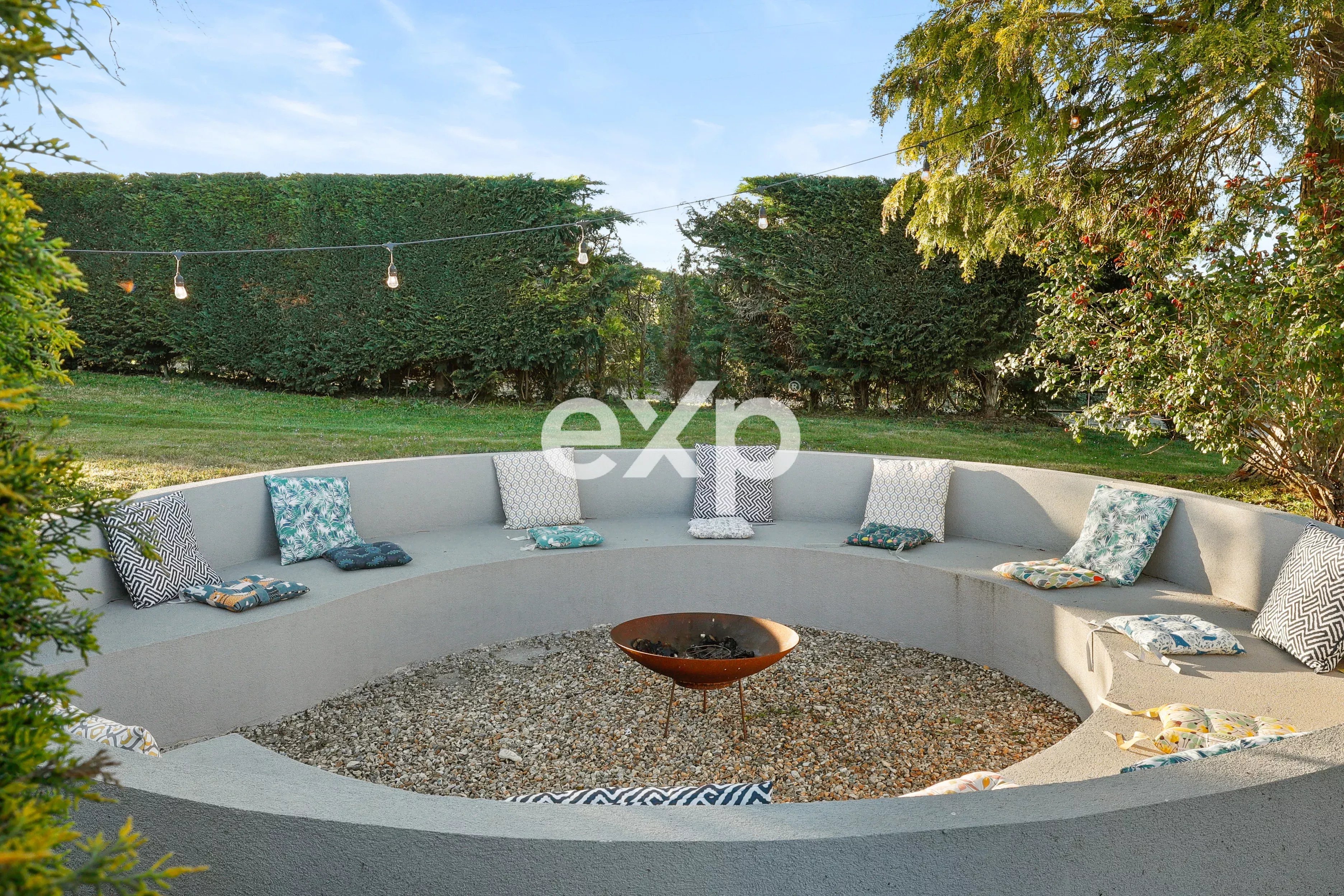 Esclusiva Villa Indipendente con Dependance, Ampio Parco e Campo Sportivo Privato – Fingringhoe, Colchester (UK)