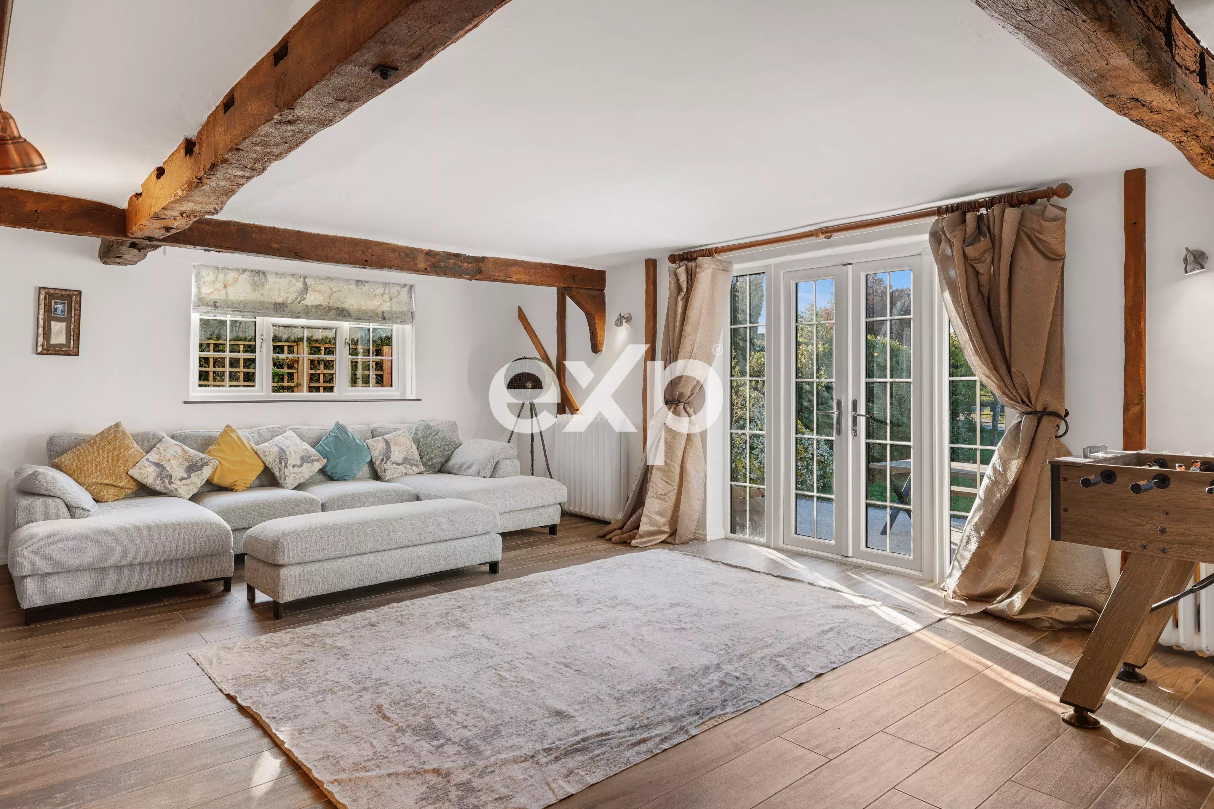 Esclusiva Villa Indipendente con Dependance, Ampio Parco e Campo Sportivo Privato – Fingringhoe, Colchester (UK)