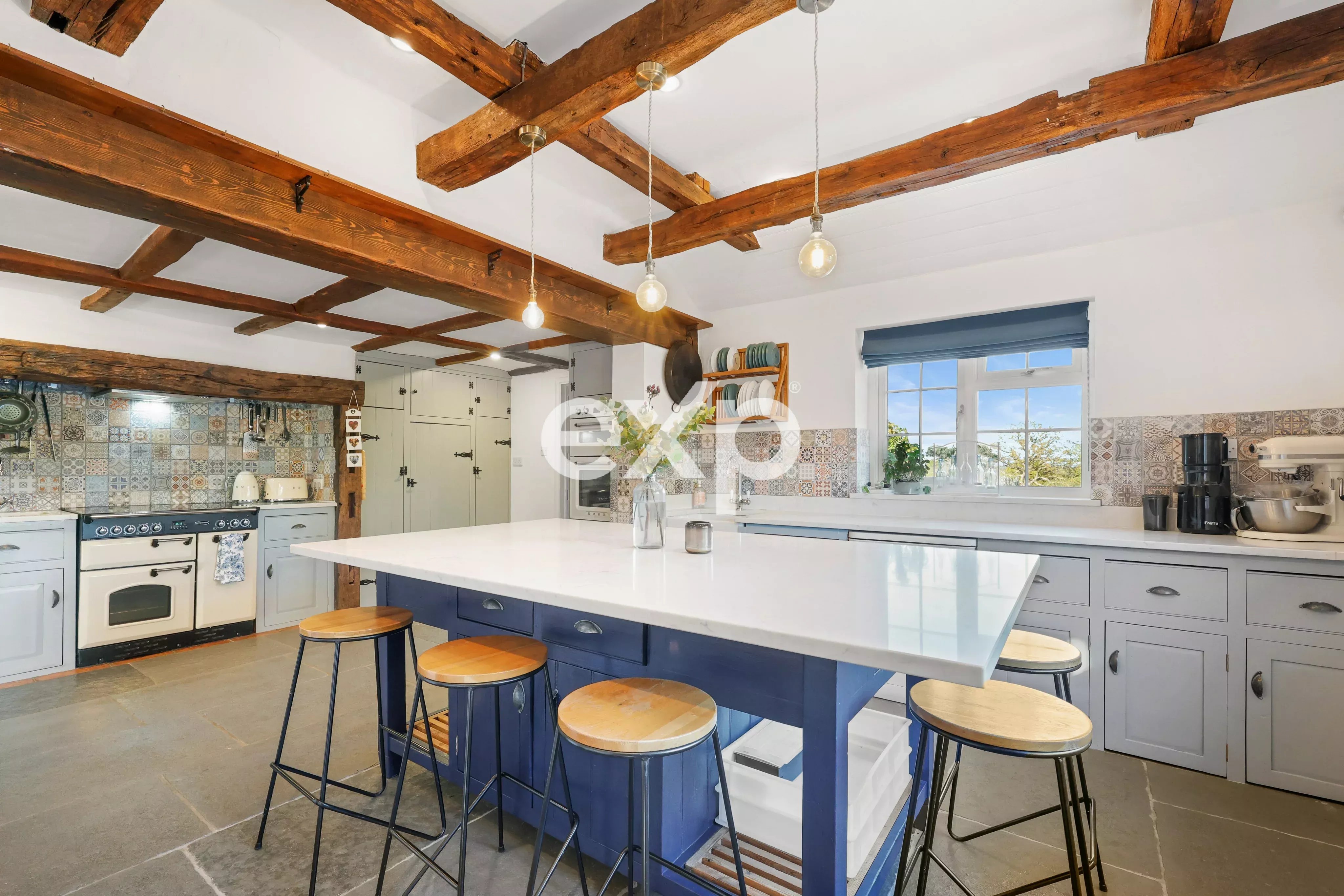 Esclusiva Villa Indipendente con Dependance, Ampio Parco e Campo Sportivo Privato – Fingringhoe, Colchester (UK)