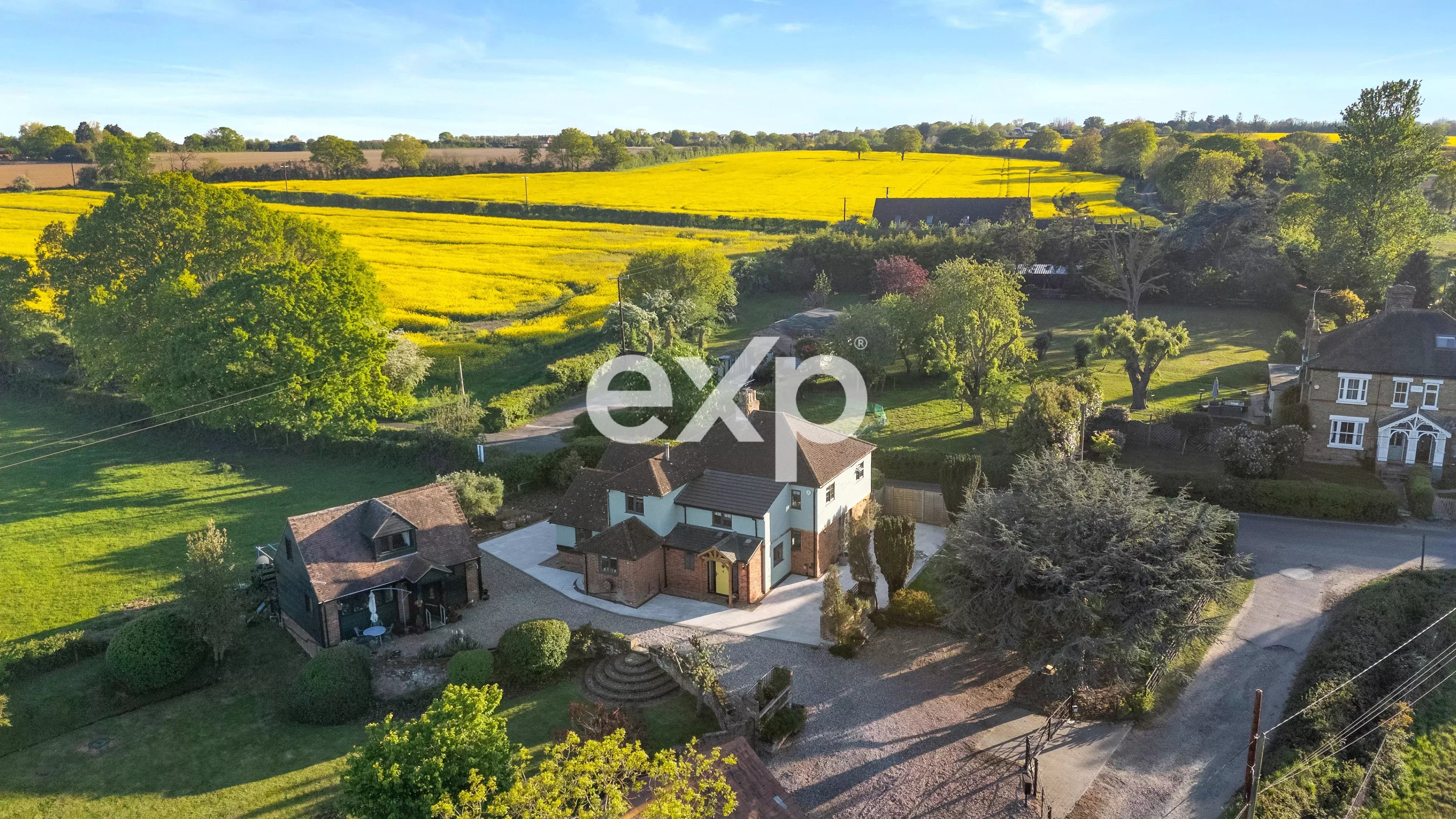 Esclusiva Villa Indipendente con Dependance, Ampio Parco e Campo Sportivo Privato – Fingringhoe, Colchester (UK)