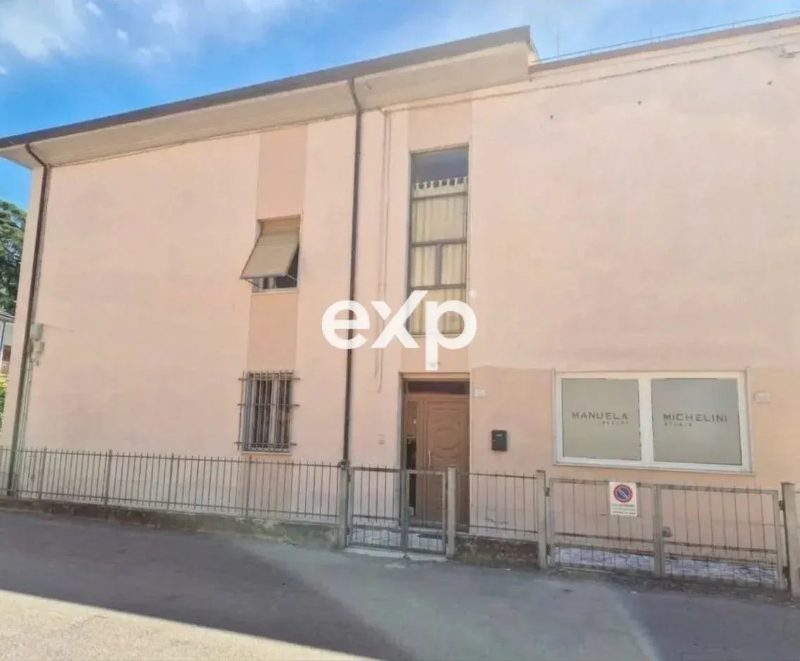Vendesi elegante appartamento ristrutturato ad Arezzo (Porta S. Lorentino)