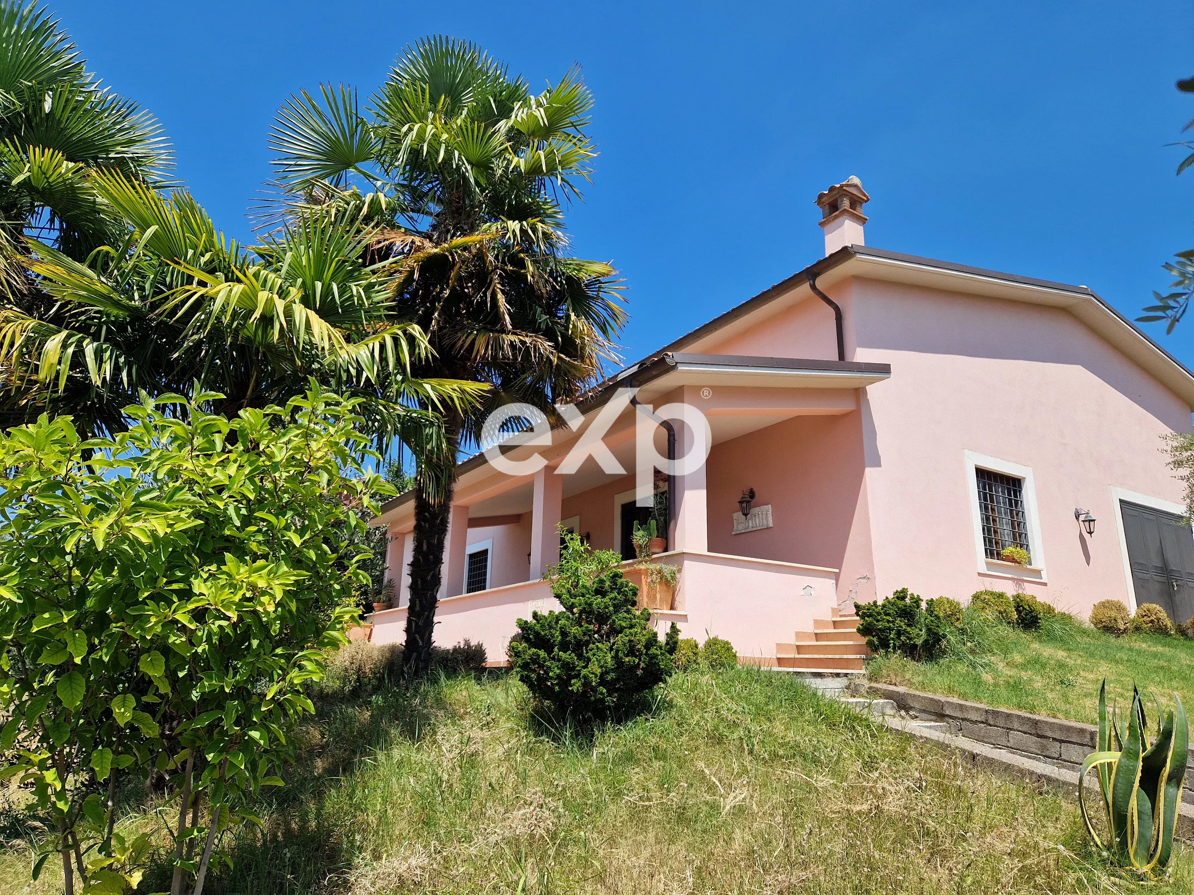 Casa in vendita a Poggio Mirteto, 182 m²