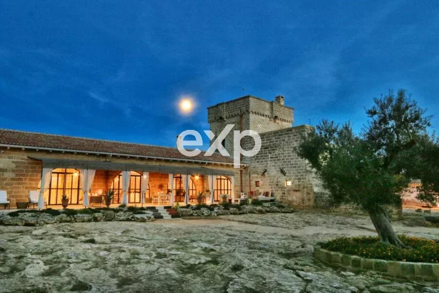 Casa in vendita a Salve, 400000 m²