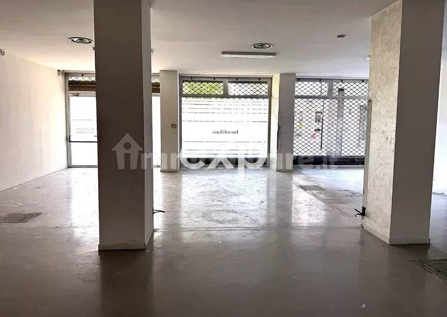 Locale commerciale di 157 mq nel centro di Mestre
