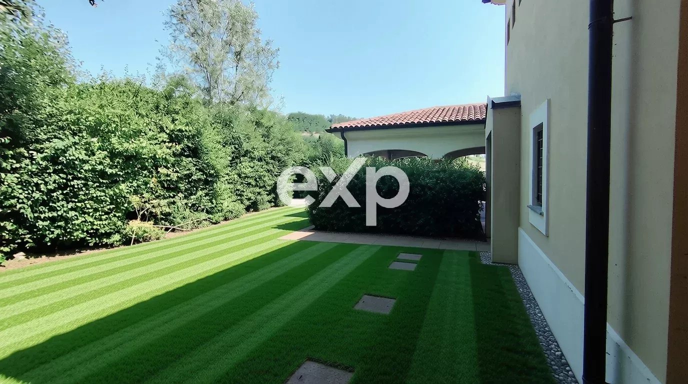 Casa in vendita a Asti, 205 m²