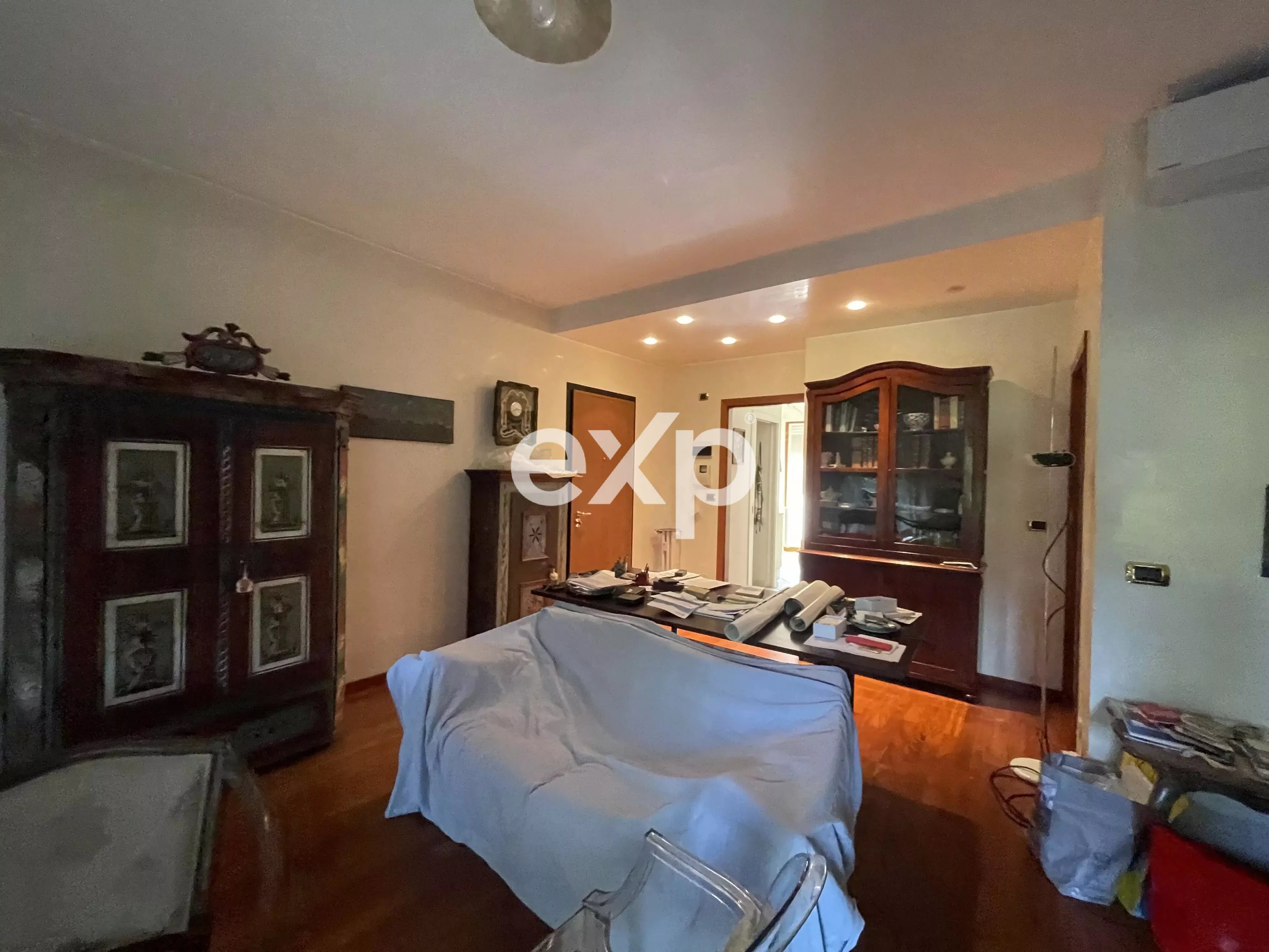 Historic Centre Apartment 3 Bedrooms 2 Bathrooms with Garage 3