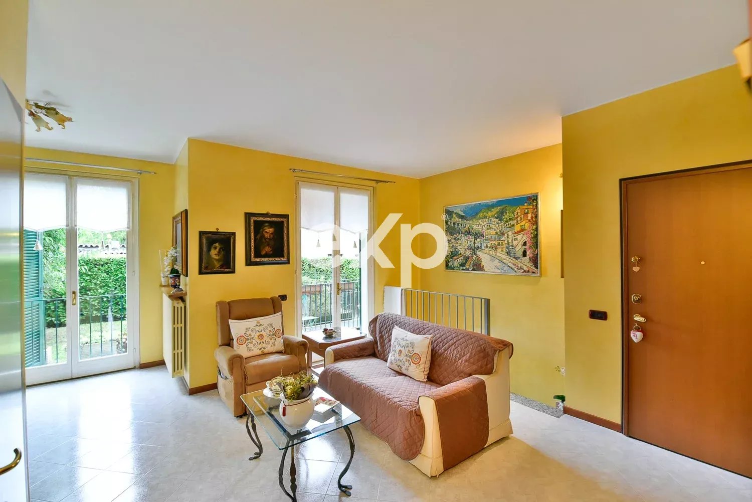 Appartamento for sale in Carate Brianza, 100 m²