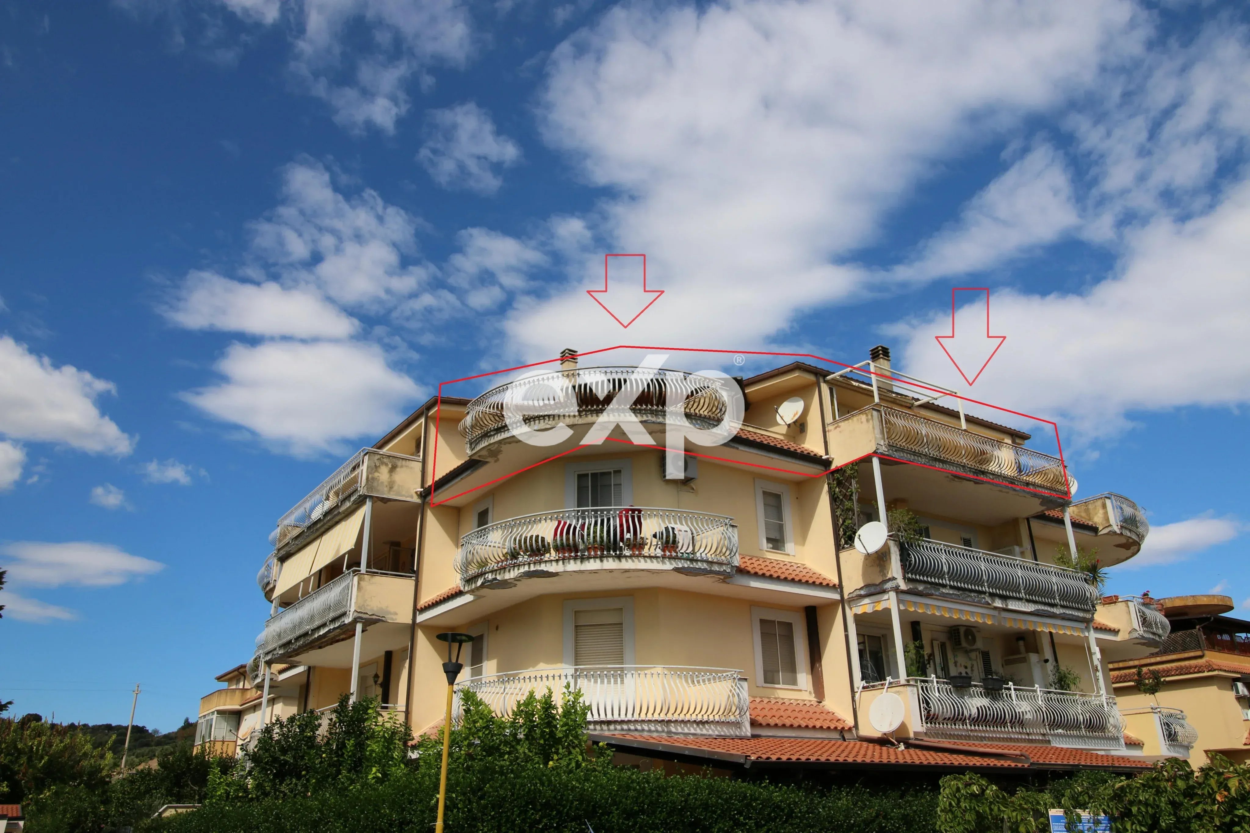DAVOLI – APPARTAMENTO CON VISTA MARE, AMPIO TERRAZZO E CAMINO
