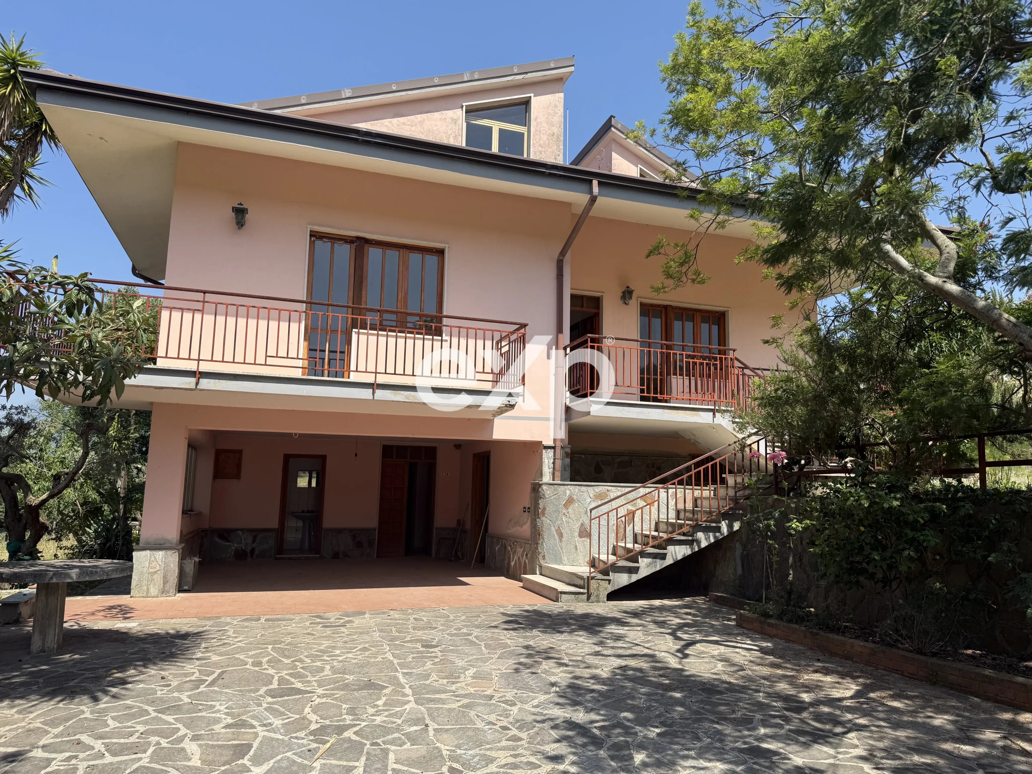Altavilla Silentina casa indipendete con giardino