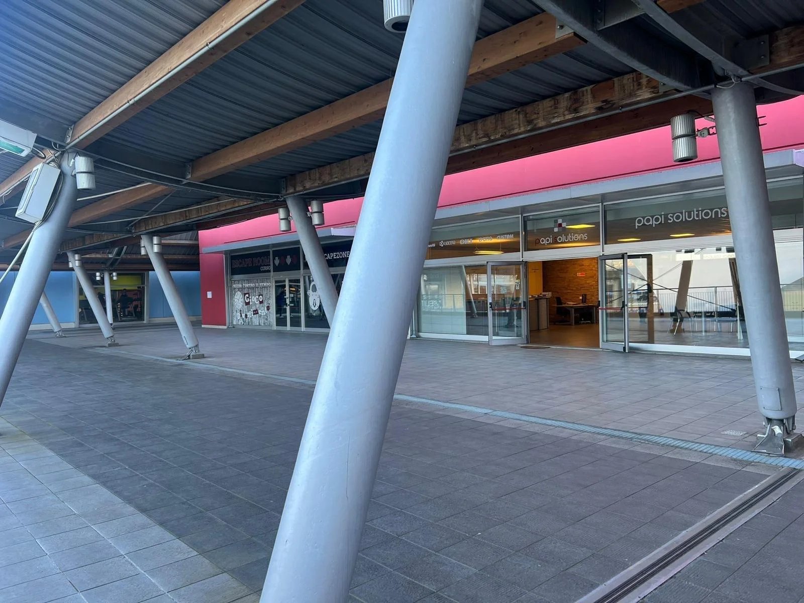 Ufficio in vendita a Curno, 262 m²