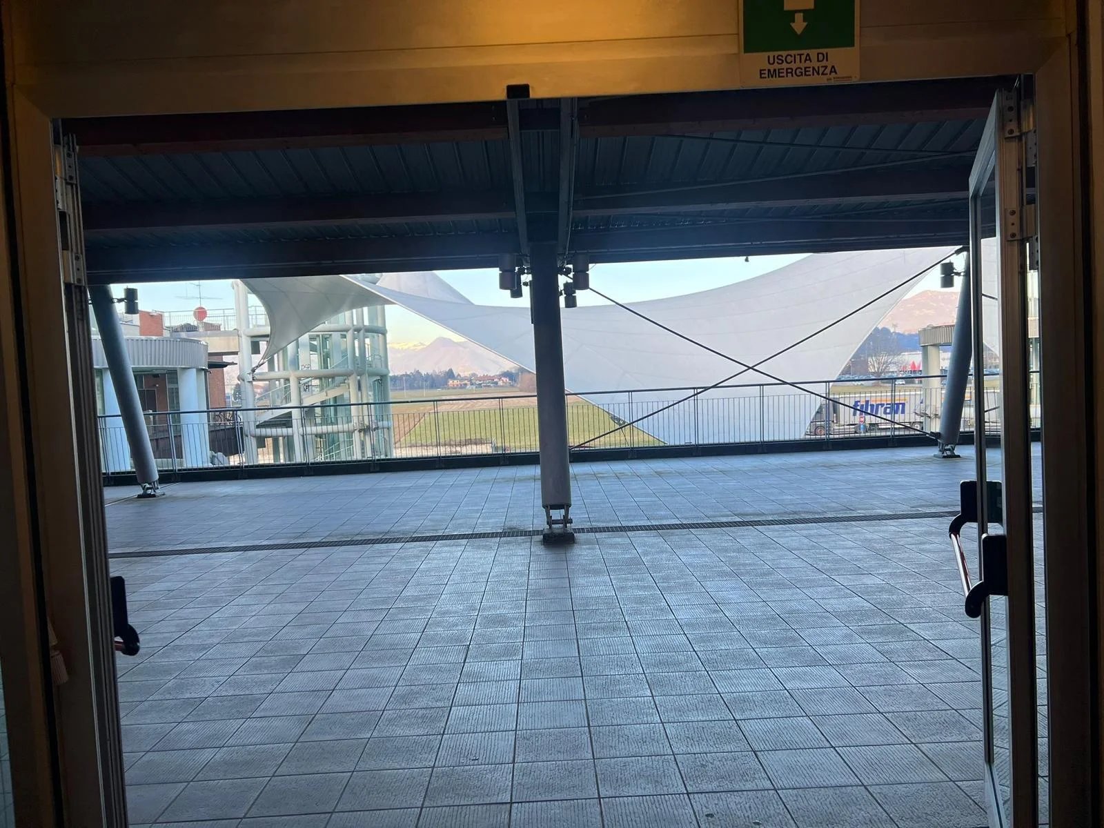 Ufficio in vendita a Curno, 262 m²