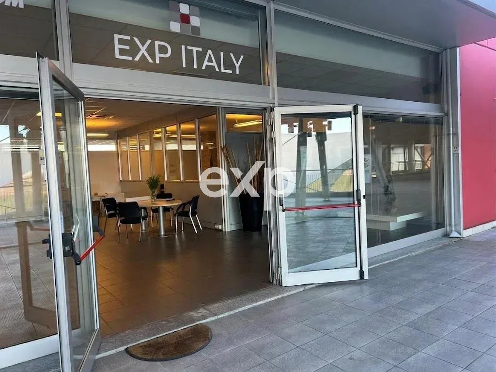 Ufficio in vendita a Curno, Via Privata Battista Rota, 24035 Curno, 262 m²