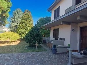 Casa in vendita a Almè, 170 m²