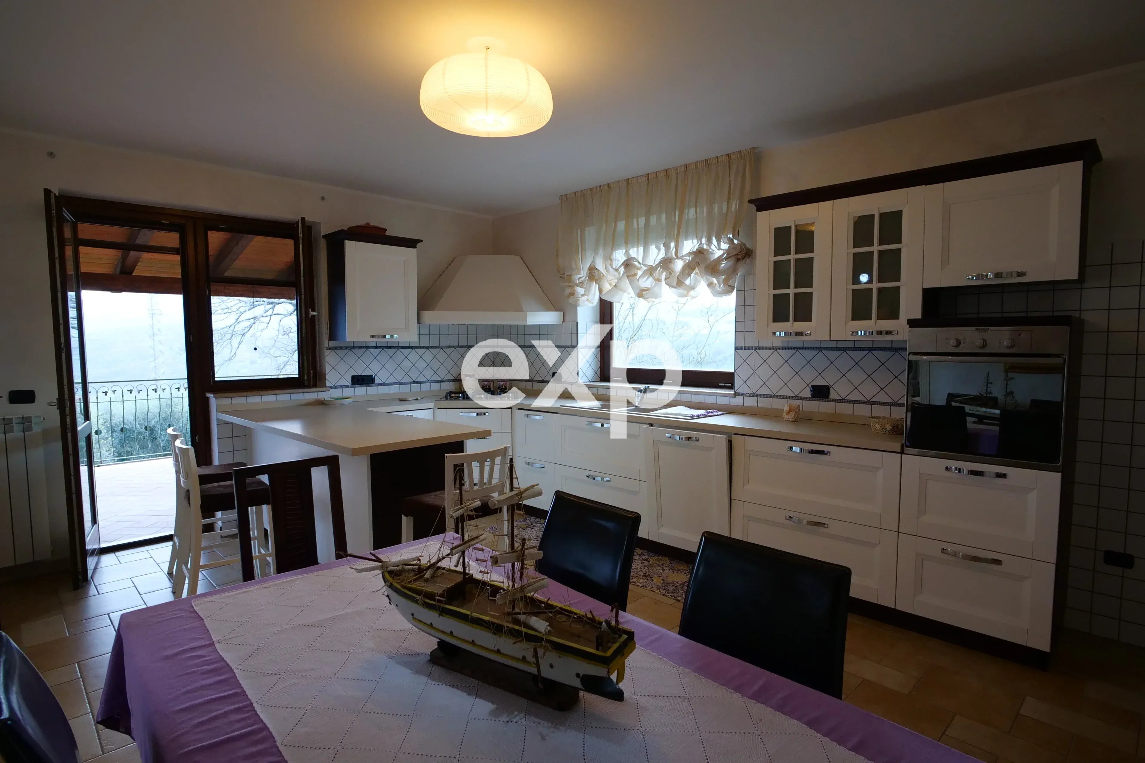 Casa in vendita a Salvitelle, 330 m²