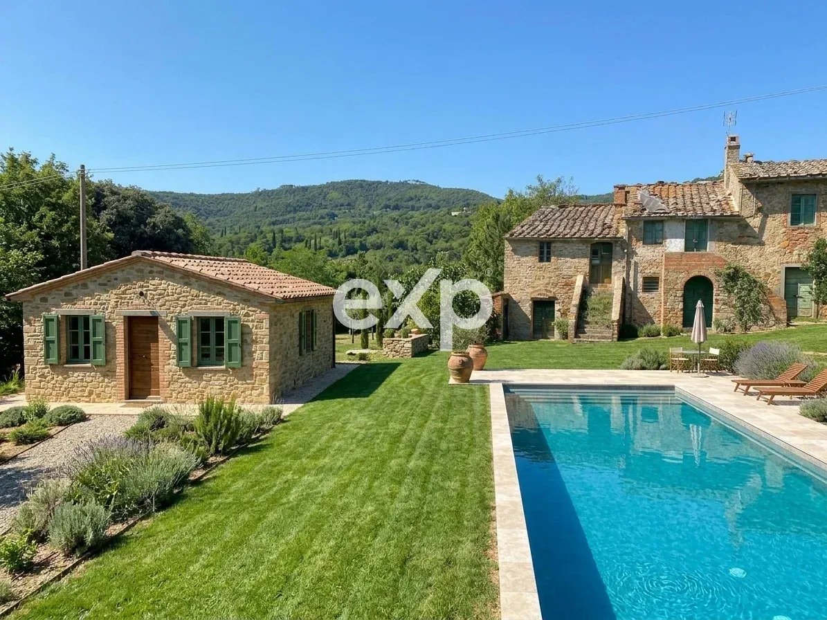Casa in vendita a Civitella in Val di Chiana, 1040 m²