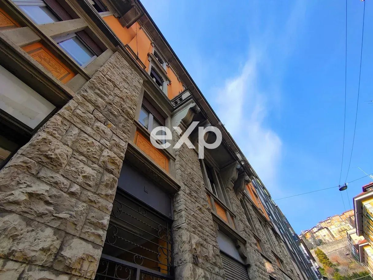 Appartamento in vendita a Bergamo, 198 m²