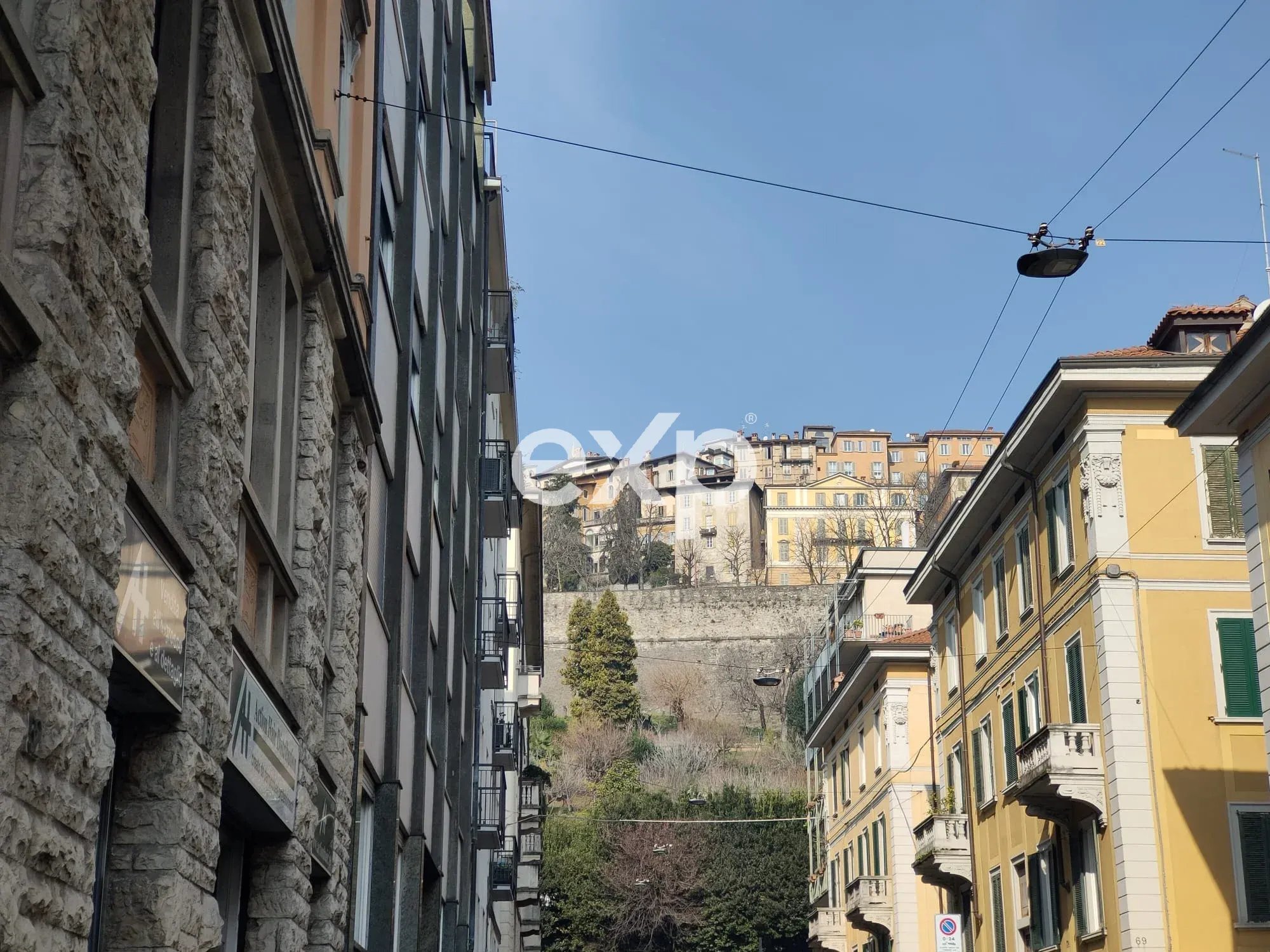 Appartamento in vendita a Bergamo, 198 m²
