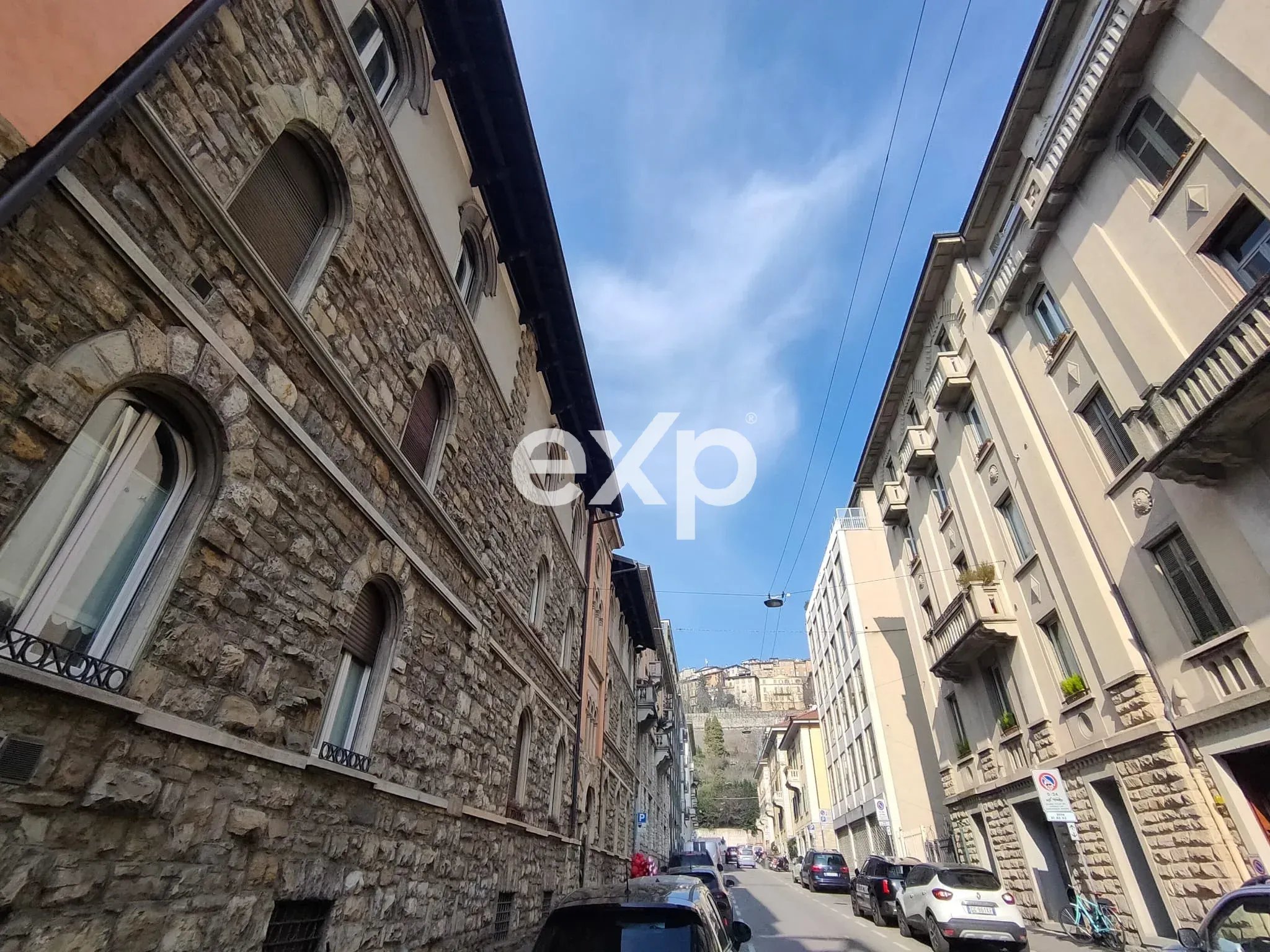 Appartamento in vendita a Bergamo, 198 m²