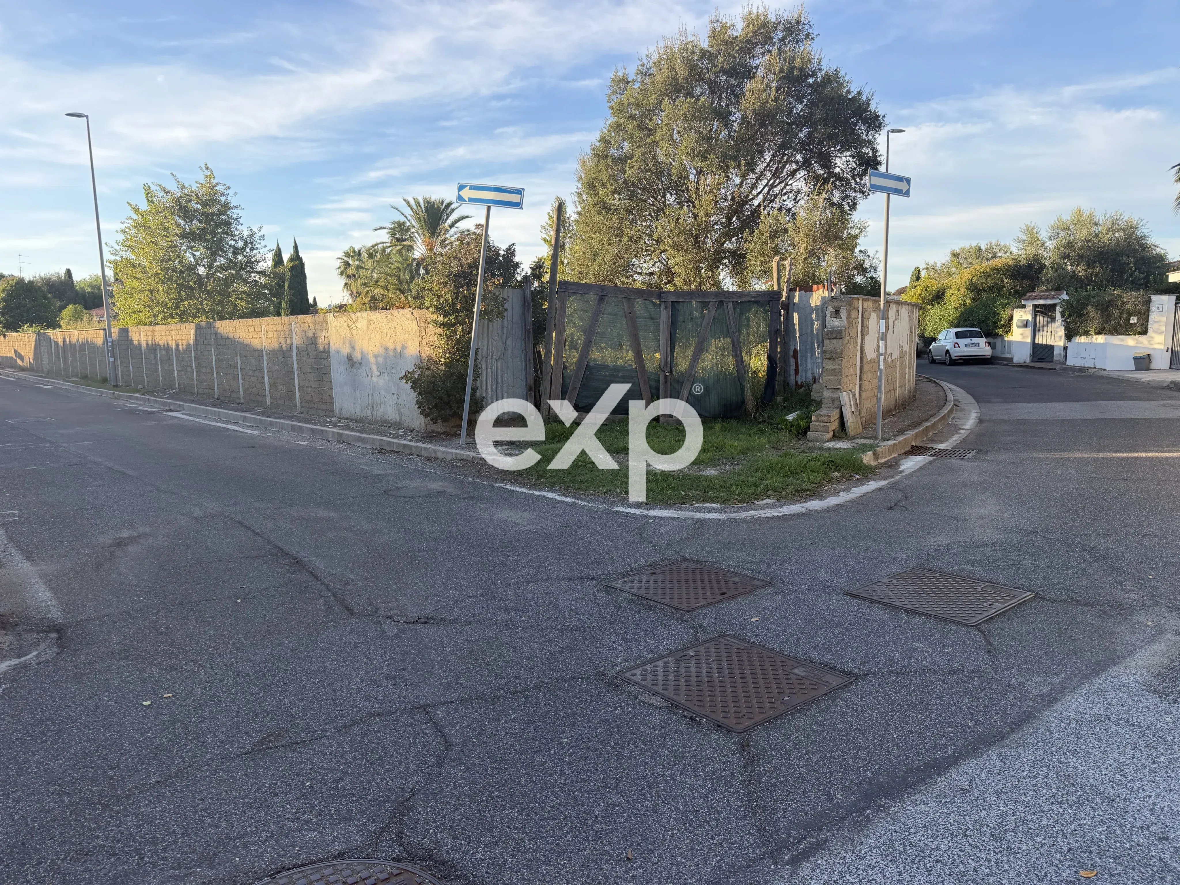Land/Plot for sale in Roma, Via Alcidamante di Elea, 00124 Roma, 2500 m²
