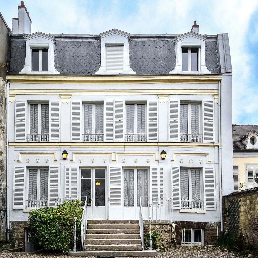 Second Empire Townhouse in Andrésy — circa 1860, 286 m², seven bedrooms facing the Seine, 30 minutes from Paris