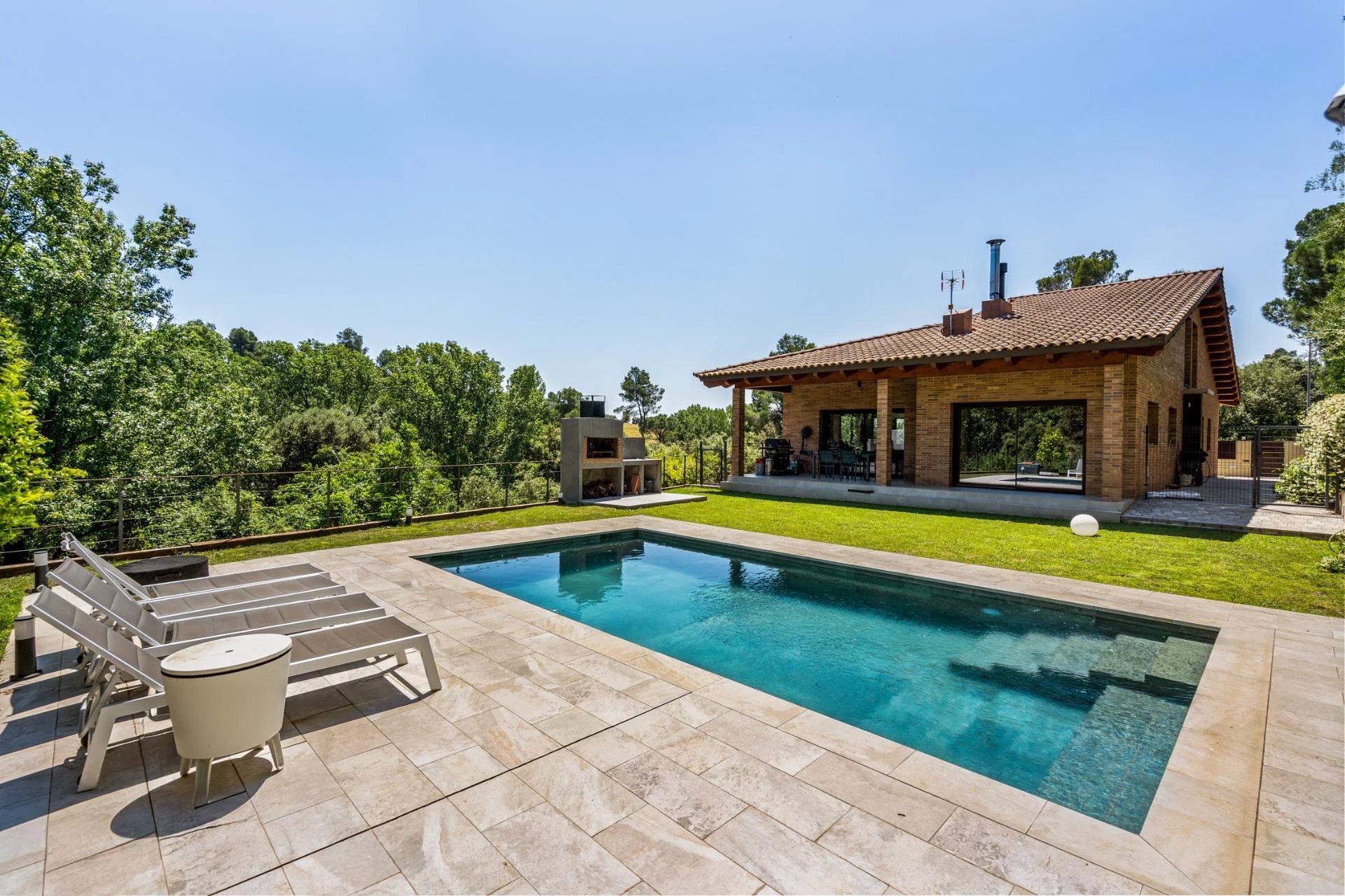 Forest-Edge Villa 2023 in Les Franqueses del Vallès — Single-Level Living, Complete Privacy 3