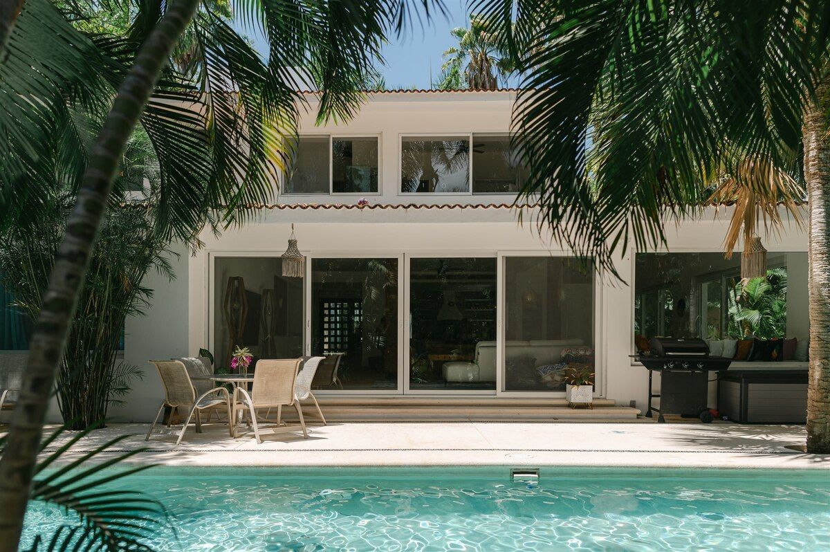 5 Bedroom Villa - "Casa de las Flores"