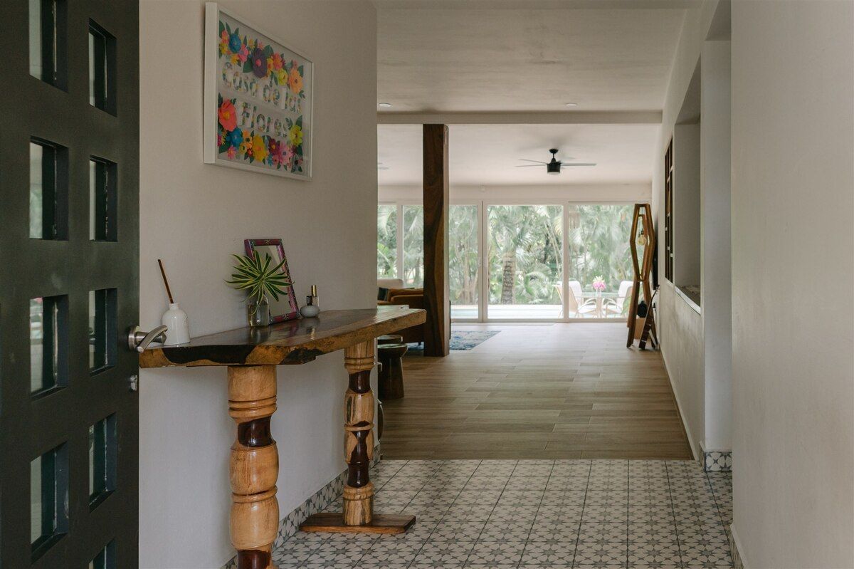 5 Bedroom Villa - "Casa de las Flores"