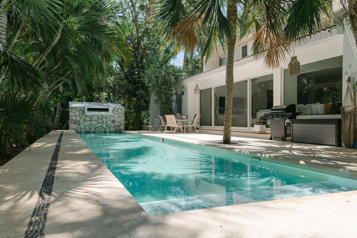 5 Bedroom Villa - "Casa de las Flores"