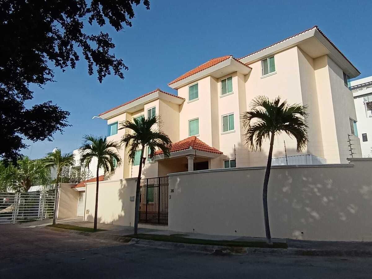 Casa de 4 recamaras en SM11 Cancún: ubicación, conectividad y seguridad