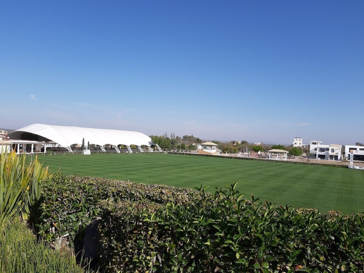 Terreno en Otomi 392m2 con Club Hípico y amenidades sorprendentes