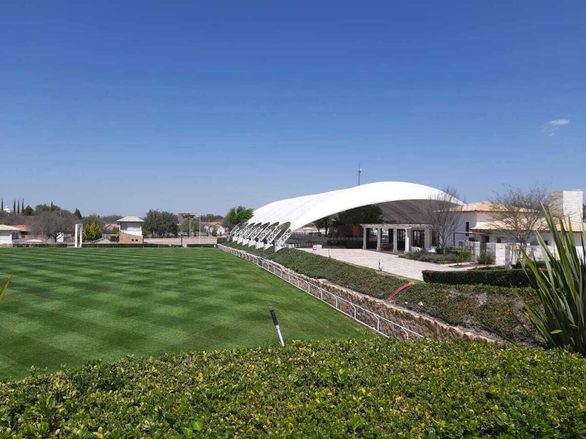 Terreno en Otomi 392m2 con Club Hípico y amenidades sorprendentes