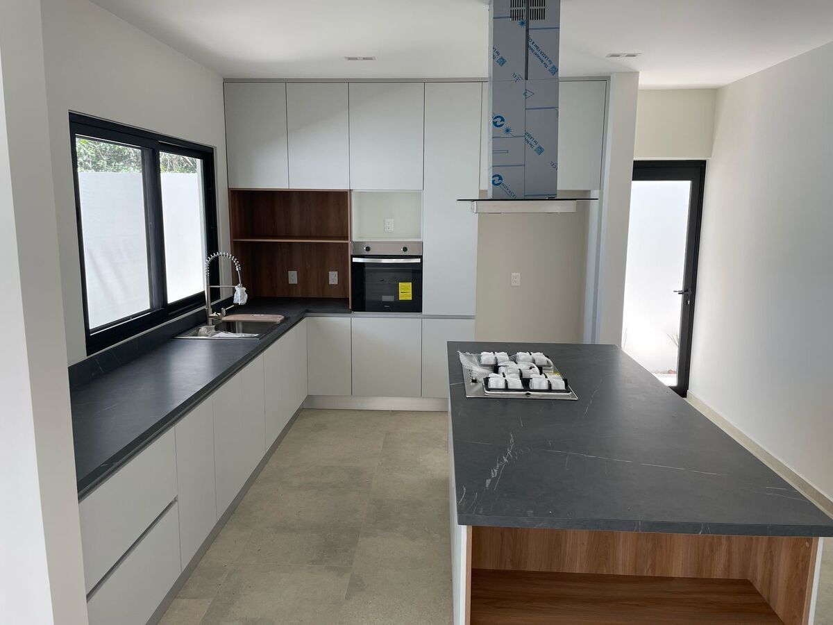 Casa a Estrenar en Venta en Residencial Via Cumbres, Cancún