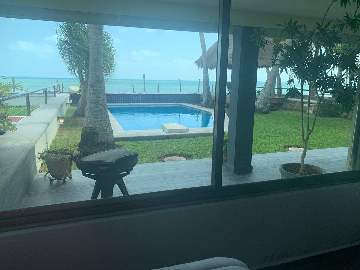 Casa en Venta Frente al Mar en Puerto Juarez Cancún