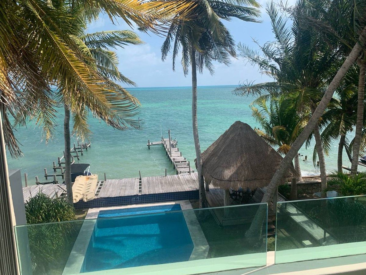 Casa en Venta Frente al Mar en Puerto Juarez Cancún