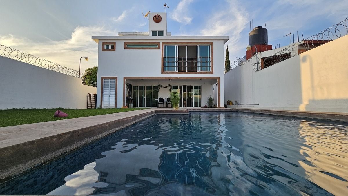 Casa en Venta en Fraccionamiento Vergeles de Oaxtepec, Morelos.
