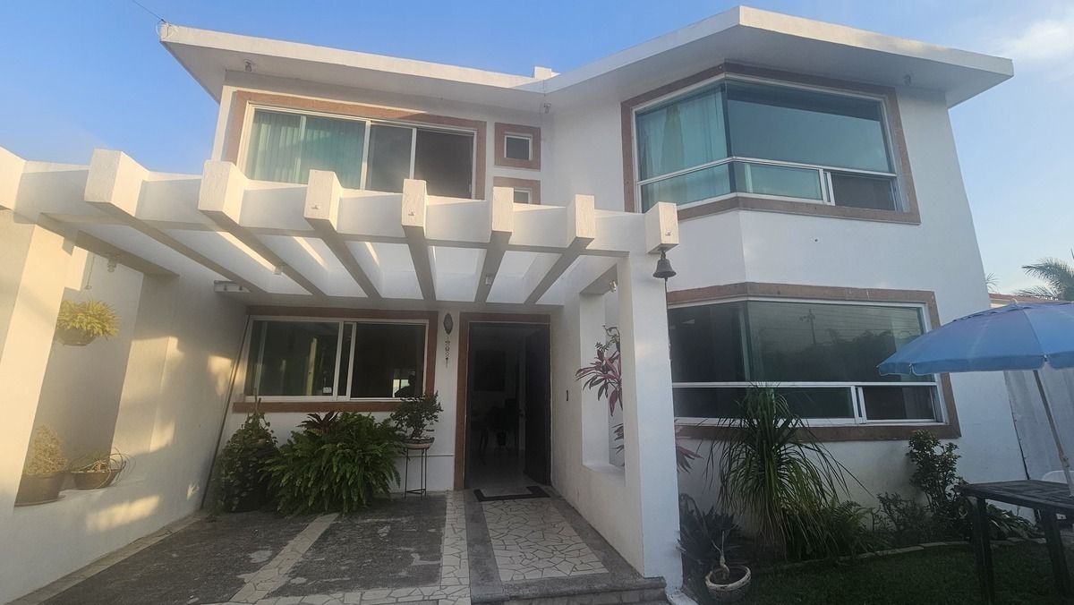 Casa en Venta en Fraccionamiento Vergeles de Oaxtepec, Morelos.