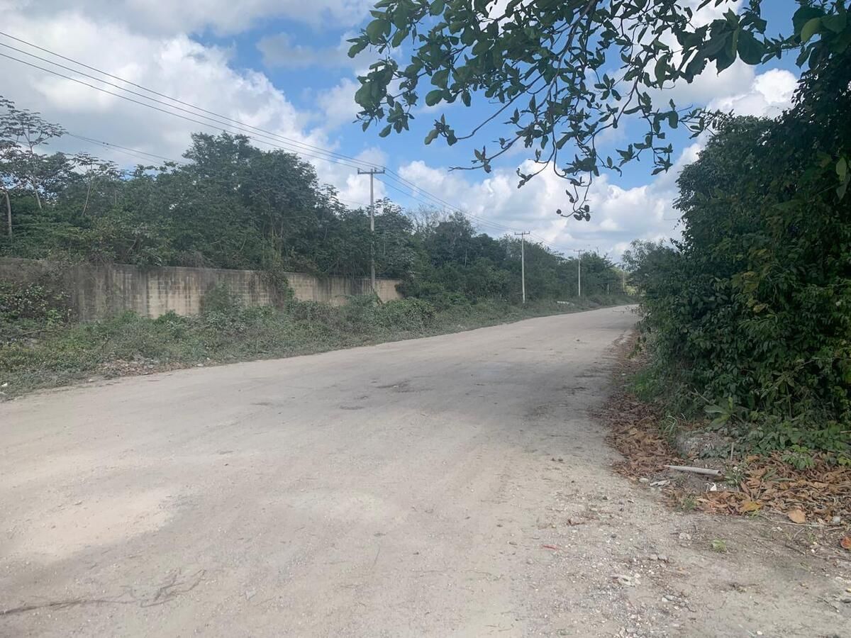 Terreno para tu bodega en Cancún. Uso Comercial a la salida de la ciudad