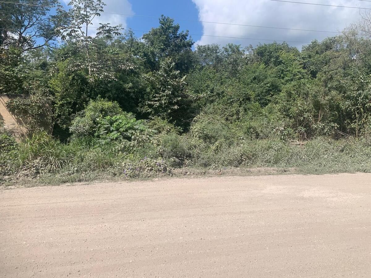 Terreno para tu bodega en Cancún. Uso Comercial a la salida de la ciudad