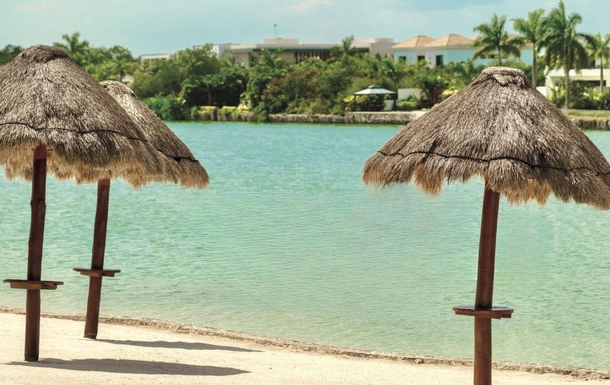 Disfruta del lujo, contecitividad y paz del Residencial Lagos del Sol  de Cancun