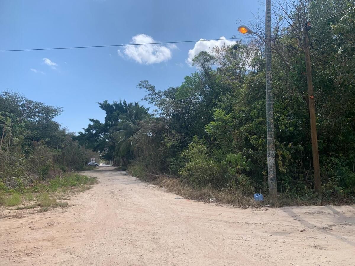 Terreno esquinero junto a la AV. Prolongacion de la Luna, Cancun