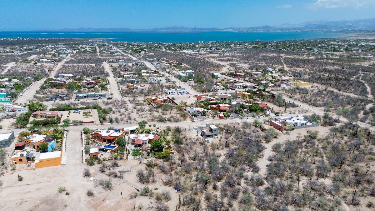 Terreno en Venta en Calle Torote en Lomas del Centenario