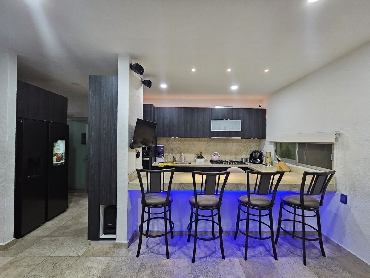 Casa en Venta en Oaxtepec, Morelos – Residencial Privado con Albercas y Áreas Ve