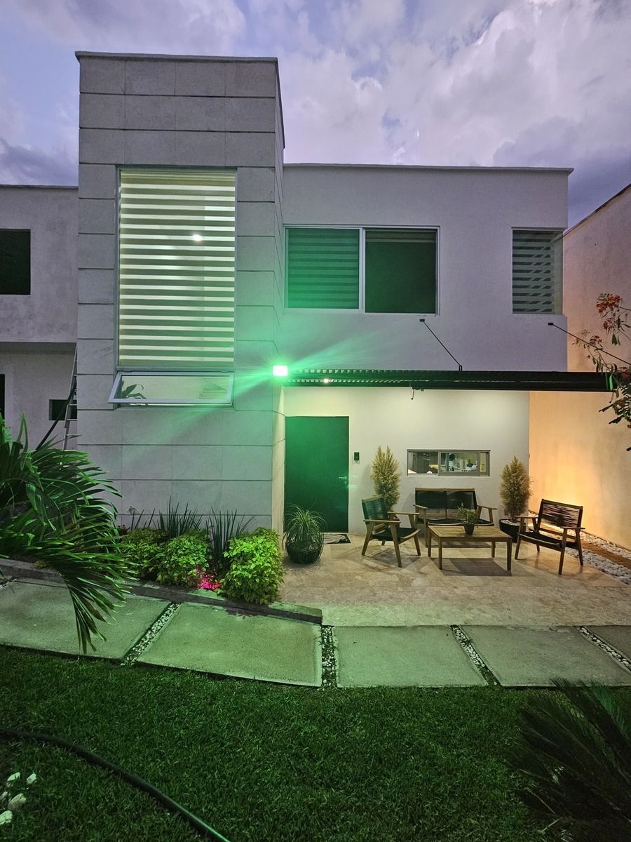 Casa en Venta en Oaxtepec, Morelos – Residencial Privado con Albercas y Áreas Ve