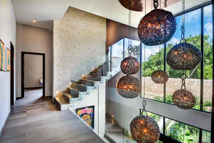 Casa Lulu – Villa de lujo con diseño tropical, paneles solares y piscina privada