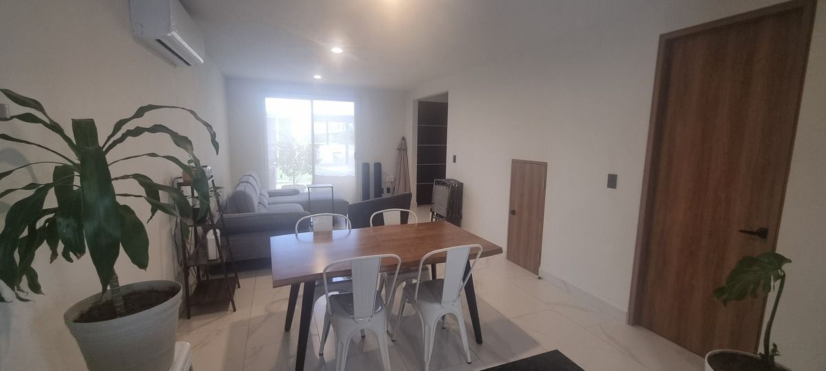 Casa en Venta o Renta con 3 Habitaciones, Alberca y Amenidades en Xochitepec
