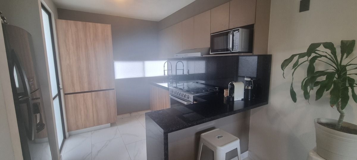 Casa en Venta o Renta con 3 Habitaciones, Alberca y Amenidades en Xochitepec